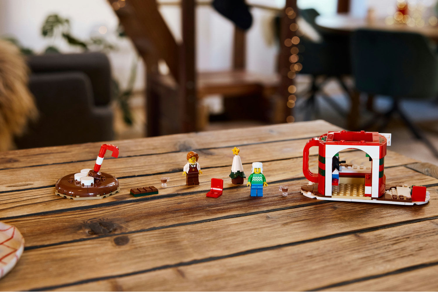 Skodelica vroče ustvarjalnosti – LEGO® Stojalo za vročo čokolado komplet je prispel!