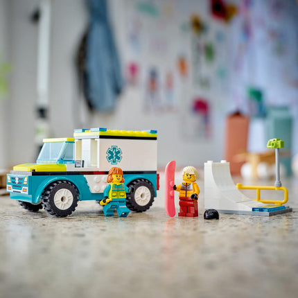 LEGO® City - Mentőautó és snowboardos (60403)