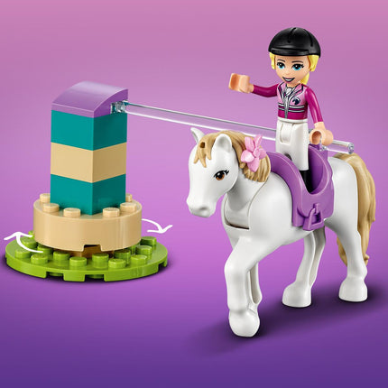 LEGO® Friends - Lovasiskola és utánfutó (41441)