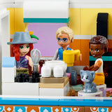 LEGO® Friends - Lakóhajó a csatornán (41702)