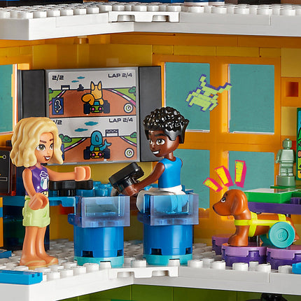 LEGO® Friends - Heartlake City közösségi központ (41748)