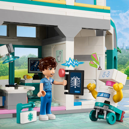 LEGO® Friends - Heartlake City kórház (42621)