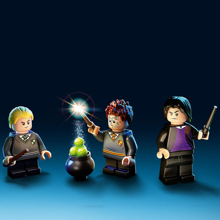 LEGO® Harry Potter™ - Roxfort™ pillanatai: Bájitaltan óra (76383)