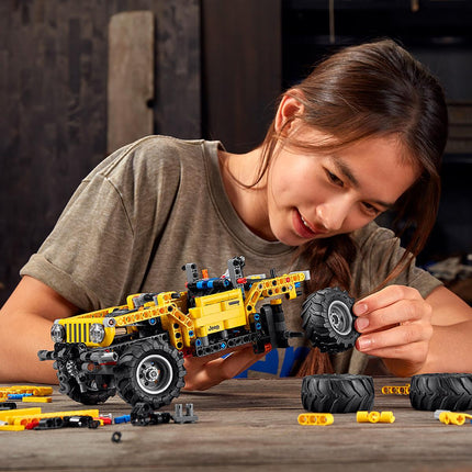 LEGO® Technic - Jeep® Wrangler (42122)