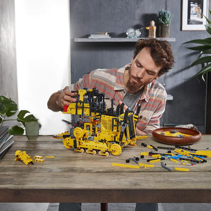 LEGO® Technic - Cat® D11 buldózer (42131)