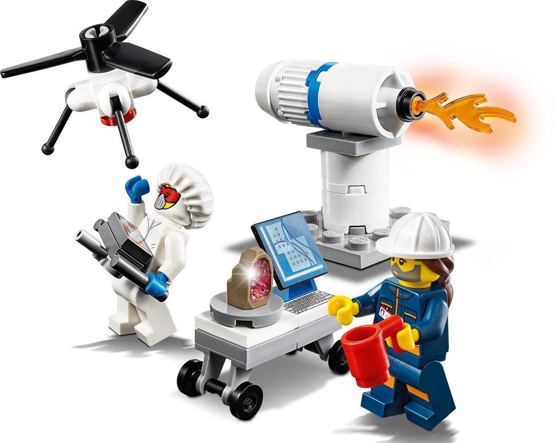 Komplet z ljudmi - Raziskovanje in razvoj vesoljske tehnologije - LEGO® Store Slovenija