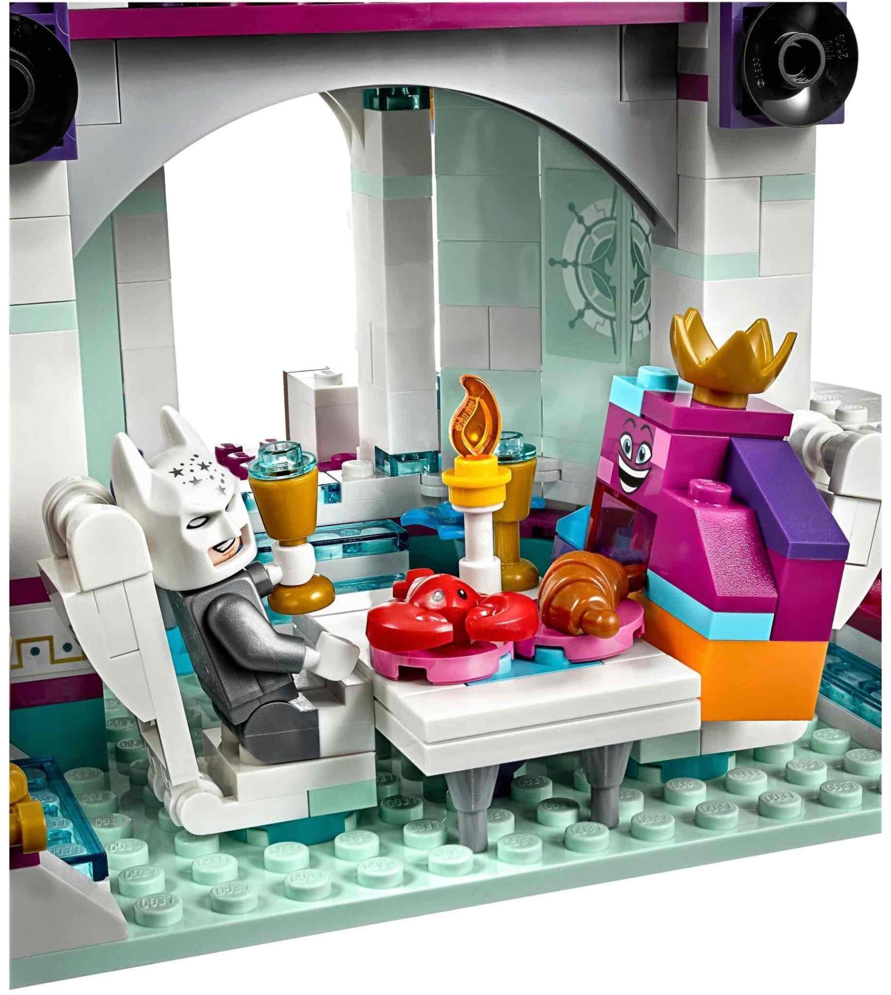 Ne tako zlobna' vesoljska palača kraljice Karbi - LEGO® Store Slovenija
