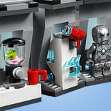 Iron Manova orožarska dvorana - LEGO® Store Slovenija