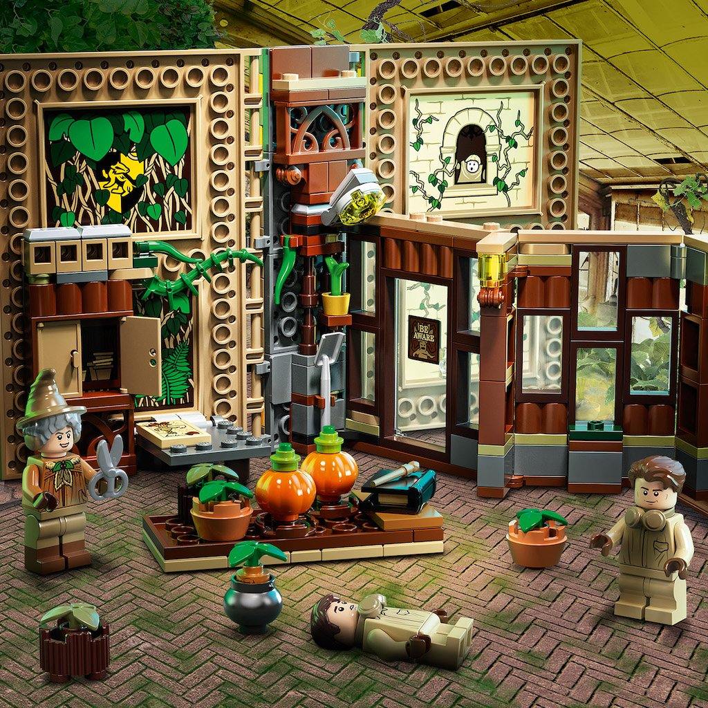 Utrinek z Bradavičarke™: Rastlinoslovje - LEGO® Store Slovenija